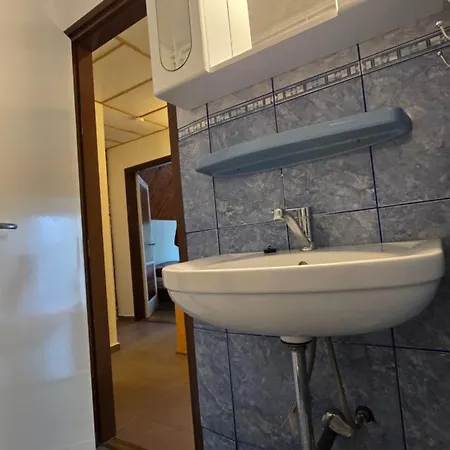 بيت للعطل Kenyelem Nyaralo